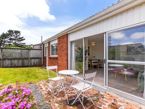 39 Colchester Crescent, Newlands