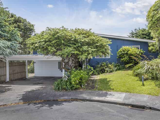 12 Florio Terrace, Tawa