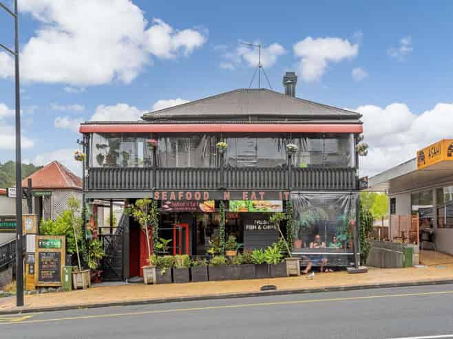 High-profile food retail opportunity