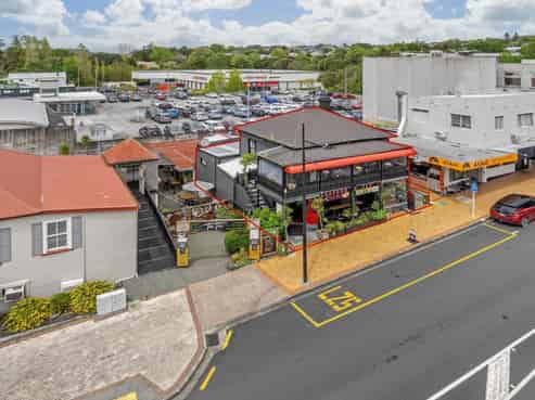 High-profile food retail opportunity