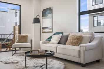 8/16 Binsted Road, New Lynn