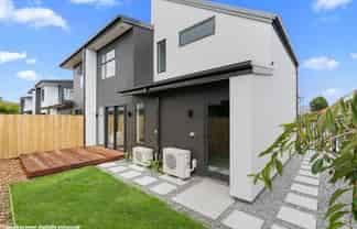 117-121 Lincoln Road, Addington