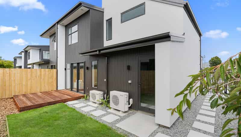 117-121 Lincoln Road, Addington