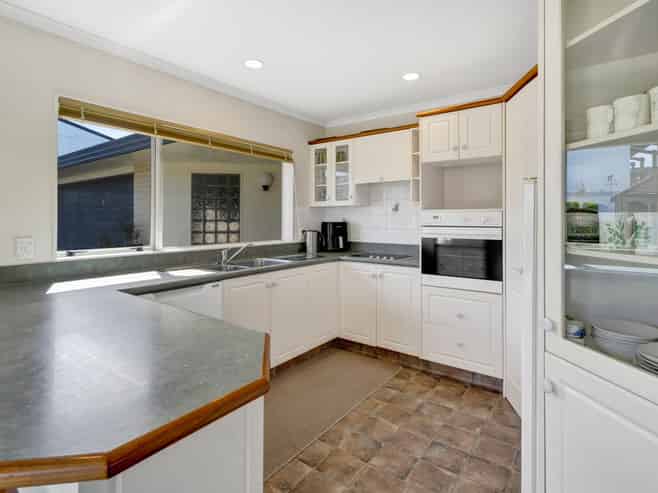 6 Saddle Row, Welbourn