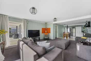 18 Lipscombe Crescent, Havelock North