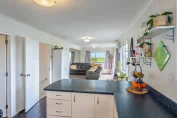 75 Atkinson Avenue, Otaki Beach