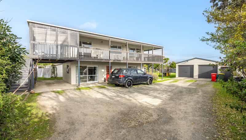 75 Atkinson Avenue, Otaki Beach