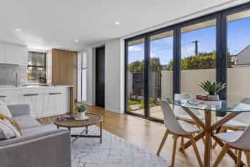 40 Clare Road, Merivale