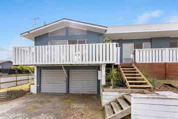 62 Toi Street, Otaki Beach