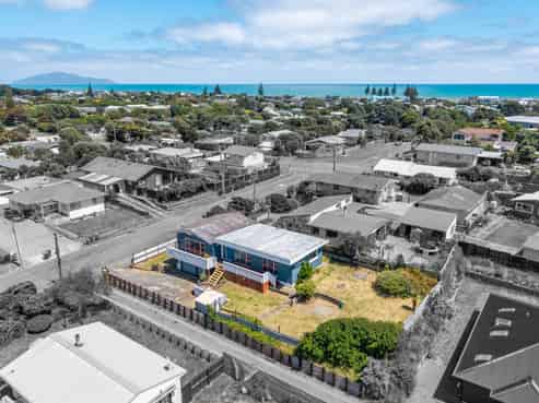 62 Toi Street, Otaki Beach