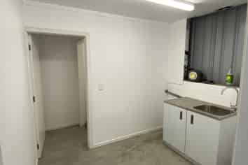 407SQM Functional Clear span Warehouse For Lease - Otahuhu