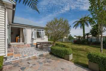 22 Queen Street, Westport