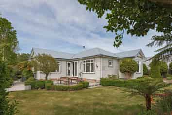 22 Queen Street, Westport