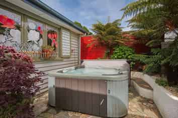 22 Queen Street, Westport