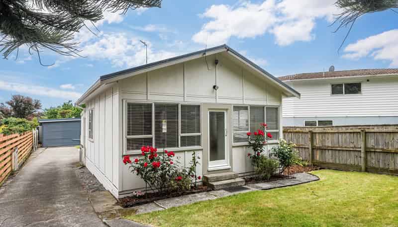 27 Paremata Crescent, Paremata