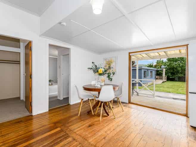 27 Paremata Crescent, Paremata