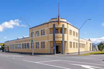 Iconic Art Deco - Central CBD Masterton