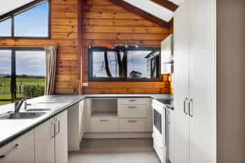 369 Patiki Road, Pihama