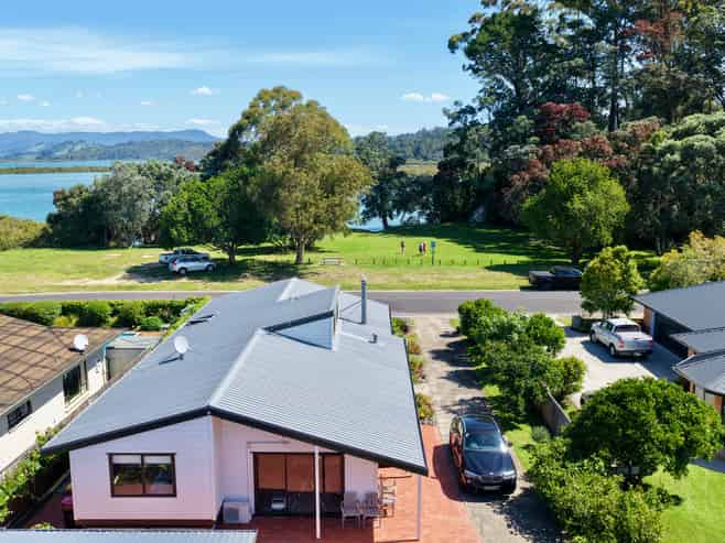 83 Robinson Road, Whitianga