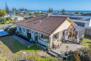 14 Koromiko Street, Otaki Beach