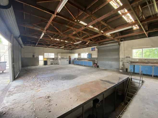 Straightforward space for straightforward trades.