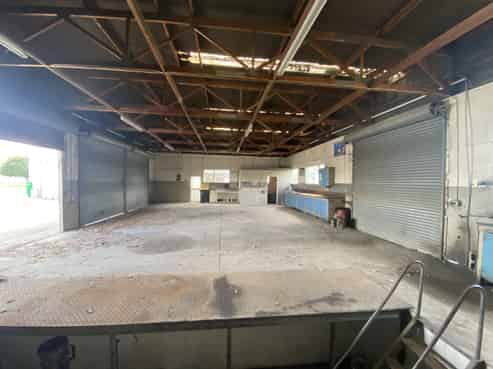 Straightforward space for straightforward trades.