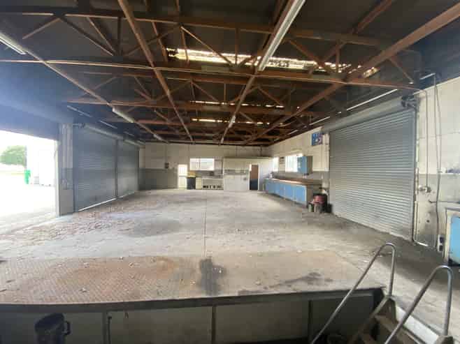 Straightforward space for straightforward trades.