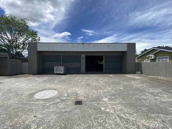 Straightforward space for straightforward trades.