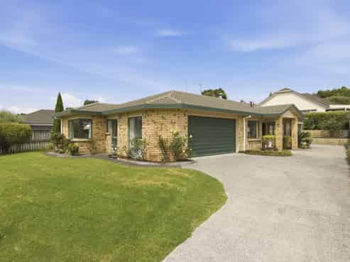 276 Saint Andrews Drive, Bethlehem