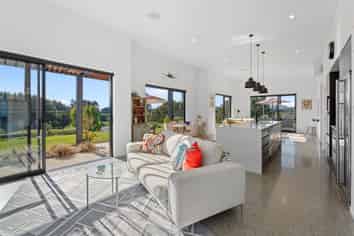 9 Kristin Place, Manakau