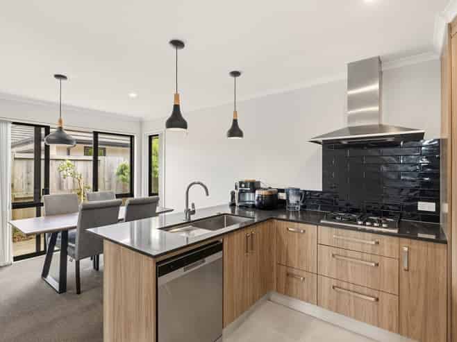 6 Kahawai Close, Pyes Pa