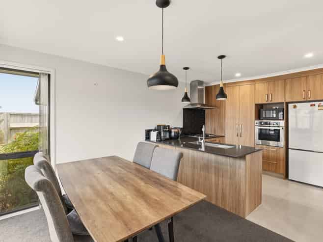 6 Kahawai Close, Pyes Pa