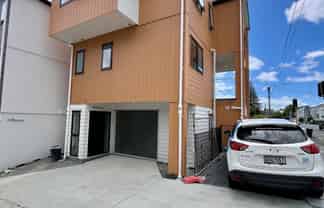 1/2145 Great North Road, Avondale