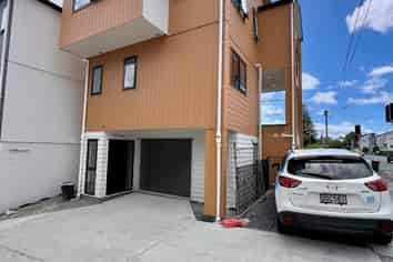 1/2145 Great North Road, Avondale