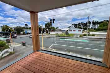 1/2145 Great North Road, Avondale