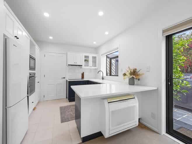 75b Aikmans Road, Merivale