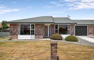 27A Karina Crescent, Redwoodtown