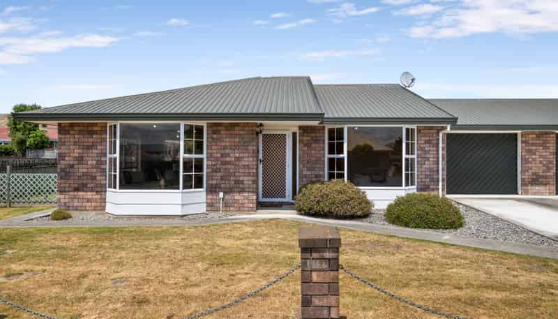 27A Karina Crescent, Redwoodtown