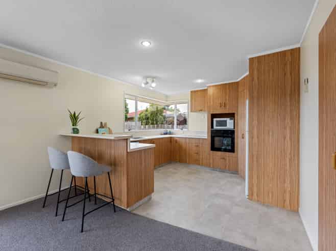 27A Karina Crescent, Redwoodtown