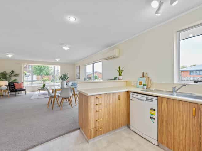 27A Karina Crescent, Redwoodtown