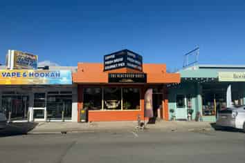 PRIME LOCATION - EXCELLENT TENANT