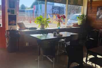 PRIME LOCATION - EXCELLENT TENANT