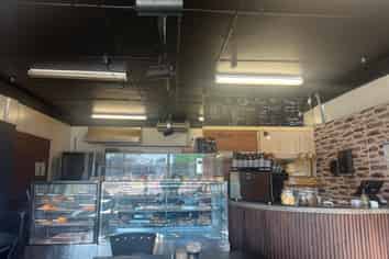 PRIME LOCATION - EXCELLENT TENANT