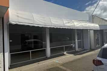 CENTRAL ŌTAKI OFFICE/SHOPFRONT!