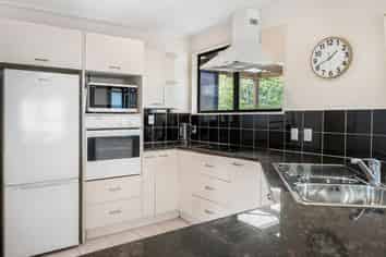 35 Rehia Road, Massey