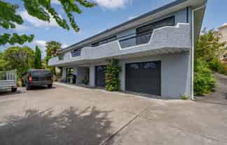 9 Poaka Place, Taradale