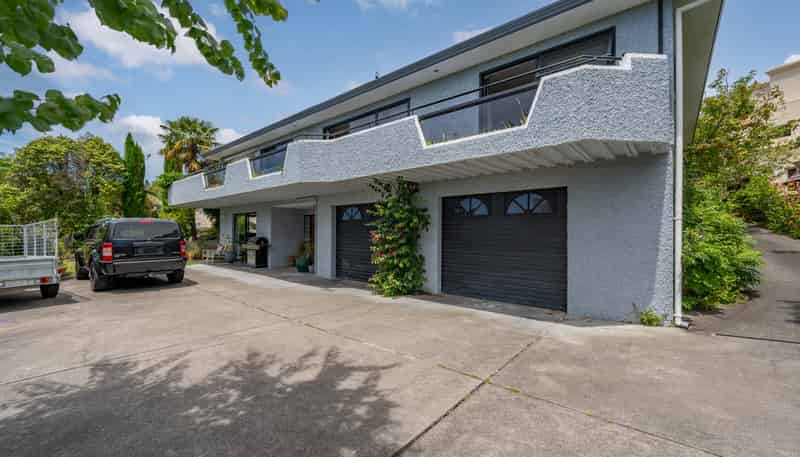 9 Poaka Place, Taradale