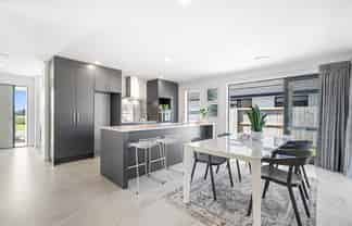 77 Kaurinui Crescent, One Tree Point