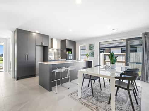 77 Kaurinui Crescent, One Tree Point