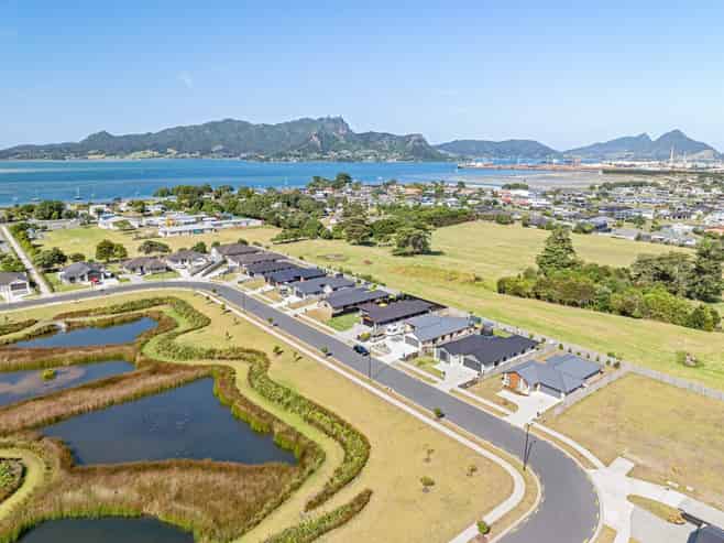 77 Kaurinui Crescent, One Tree Point